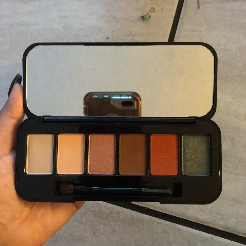 Eyeshadow palette authentic from buxom